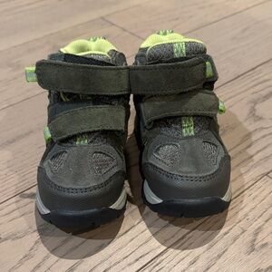 Toddler Llbean hiking boots size 7 NWT